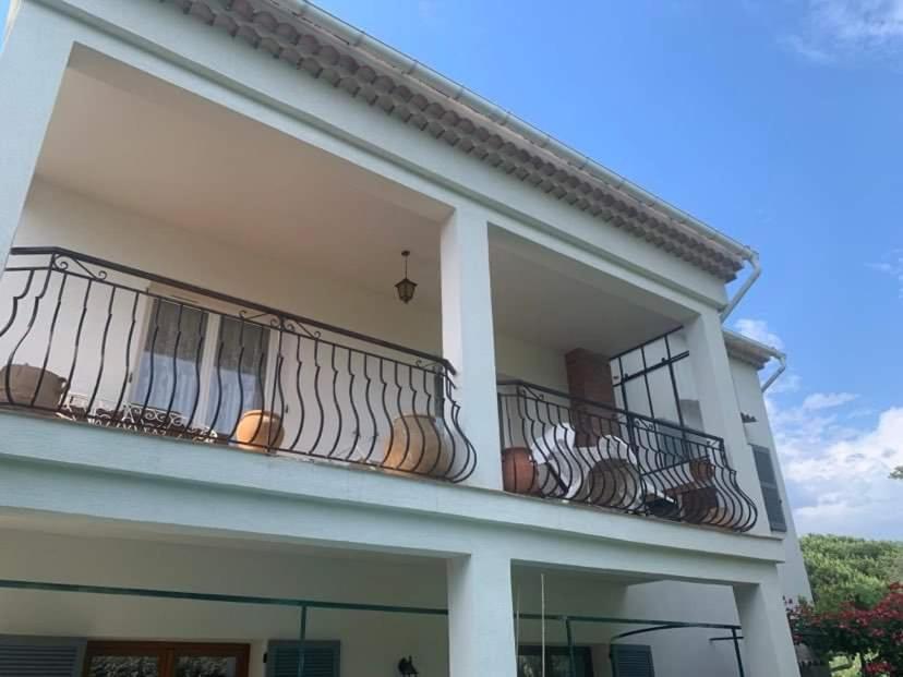 Appartement Independant Dans Villa, Entre Frejus Et St Raphael Exteriör bild