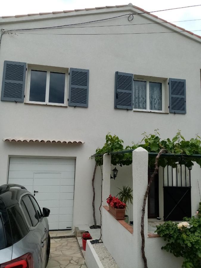 Appartement Independant Dans Villa, Entre Frejus Et St Raphael Exteriör bild