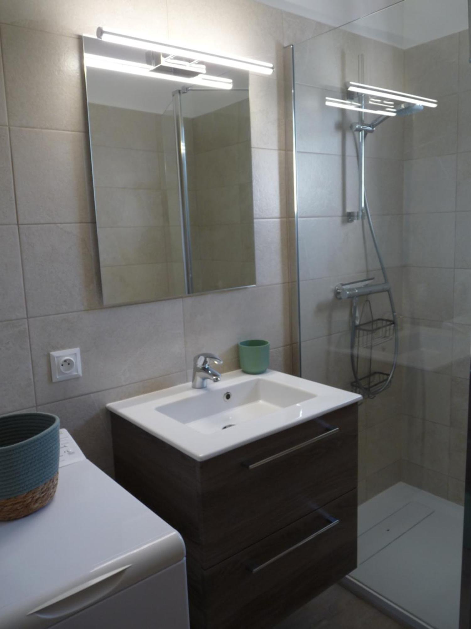 Appartement Independant Dans Villa, Entre Frejus Et St Raphael Exteriör bild